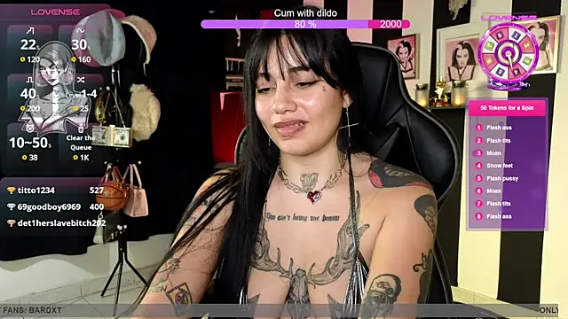 Snapshot of val_bardot chatting on 03.17.25 val bardot online show from 03.17.25