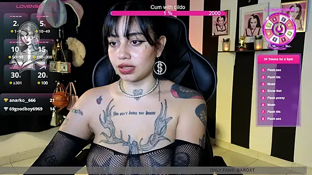 Snapshot of val_bardot chatting on 03.19.25 val bardot online show from 03.19.25