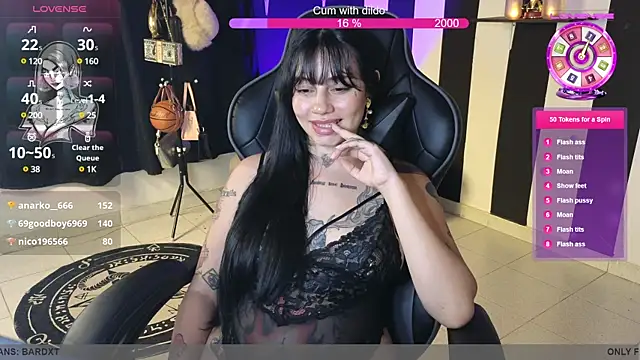 Snapshot of val_bardot chatting on 03.23.25 val bardot online show from 03.23.25