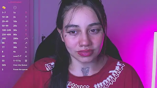 Snapshot of val_bardot chatting on 09.29.25 val bardot online show from 09.29.25