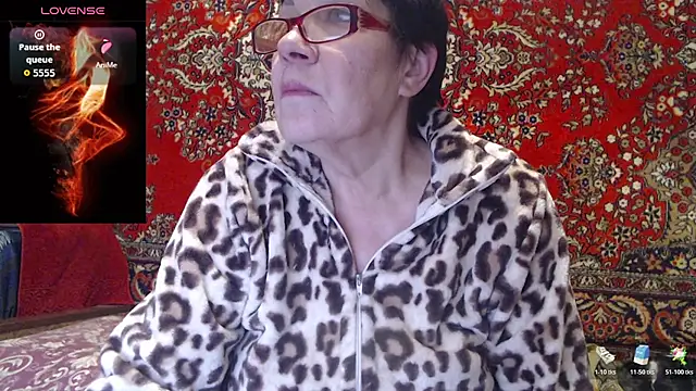 Snapshot of Sandra_Carina chatting on 11.29.25 Sandra Carina online show from 11.29.25