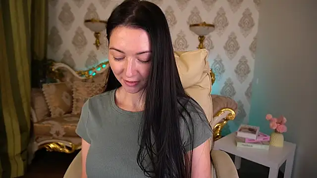 EmilyHalls online show from 01.18.25