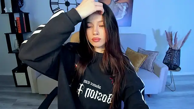 KaitieLove online show from 02.05.25