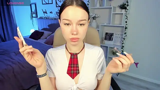 KaitieLove online show from 03.18.25