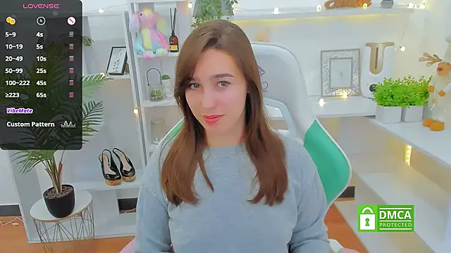 Snapshot of _Eliizabeth_ chatting on 12.30.24 Eliizabeth online show from 12.30.24