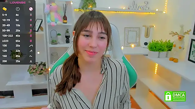 Snapshot of _Eliizabeth_ chatting on 01.30.25 Eliizabeth online show from 01.30.25