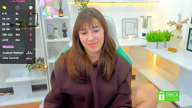 Snapshot of _Eliizabeth_ chatting on 02.10.25 Eliizabeth online show from 02.10.25