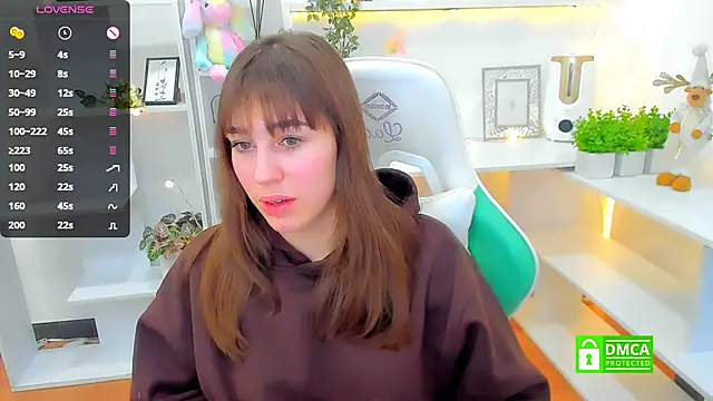 Snapshot of _Eliizabeth_ chatting on 02.10.25 Eliizabeth online show from 02.10.25