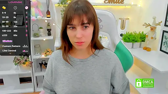 Snapshot of _Eliizabeth_ chatting on 02.15.25 Eliizabeth online show from 02.15.25