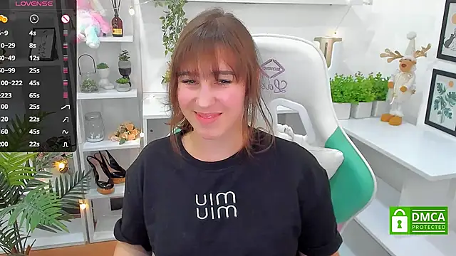 Snapshot of _Eliizabeth_ chatting on 03.17.25 Eliizabeth online show from 03.17.25