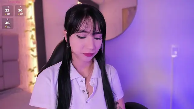 Snapshot of emma_woods_ chatting on 12.19.24 emma woods online show from 12.19.24