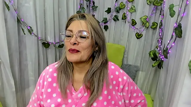 RebeccaThompson online show from 10.14.25