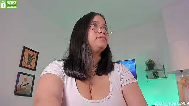 Snapshot of tati_reyess chatting on 09.17.25 tati reyess online show from 09.17.25