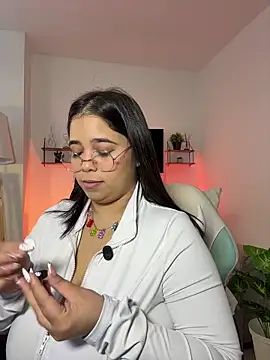 Snapshot of tati_reyess chatting on 10.06.25 tati reyess online show from 10.06.25