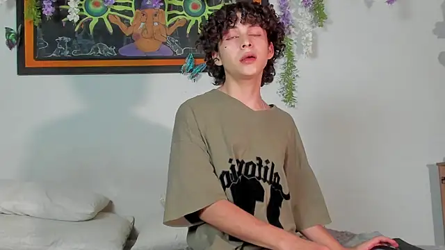 Cherry boy 18 online show from 03.12.25