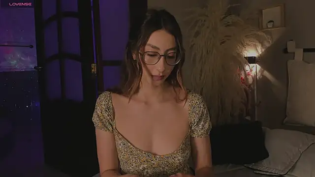 Snapshot of lua_ferch__ chatting on 12.16.24 lua ferch online show from 12.16.24