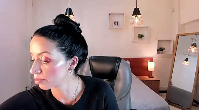 Kristen Garner online show from 12.13.24