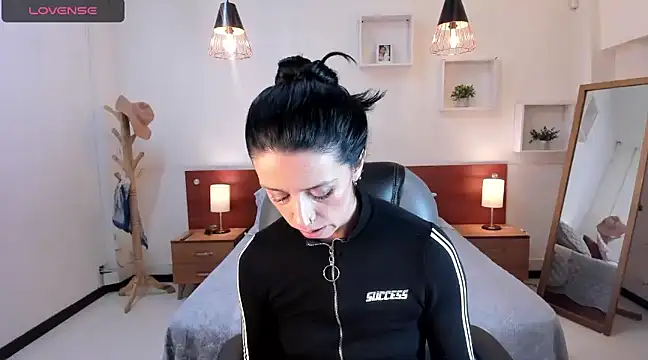 Kristen Garner online show from 12.20.24