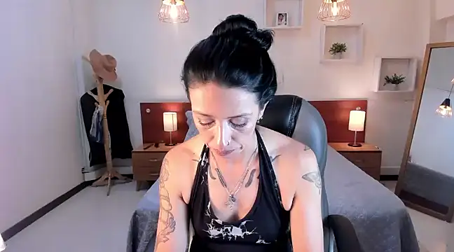 Kristen Garner online show from 12.20.24