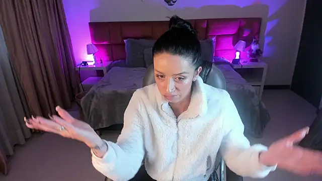 Kristen Garner online show from 11.21.25