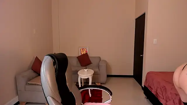 Kristen Garner online show from 04.08.26