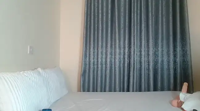 Elegant Ebony online show from 12.28.24