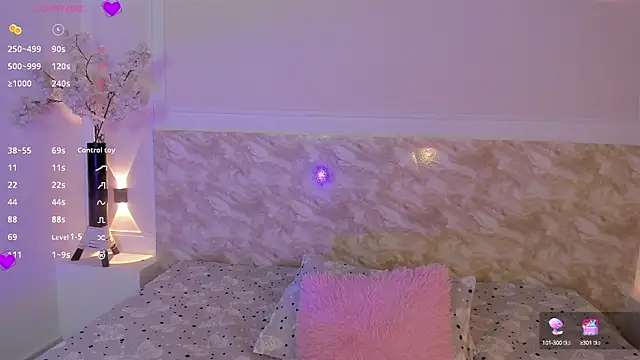 EmilyEvans7 online show from 12.14.24
