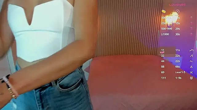 EmilyEvans7 online show from 10.06.25