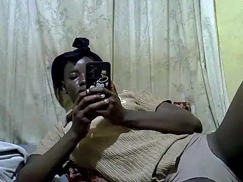 KENYANHONEY01 online show from 01.11.26