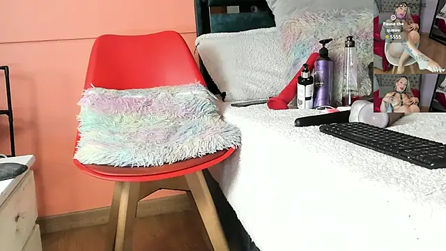 Snapshot of _BrendaMichel_ chatting on 09.27.25 BrendaMichel online show from 09.27.25