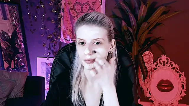 Snapshot of Noah_ElmerX chatting on 04.05.26 Noah ElmerX online show from 04.05.26