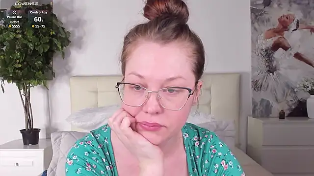 Snapshot of CutieGinger chatting on 02.06.26 CutieGinger online show from 02.06.26