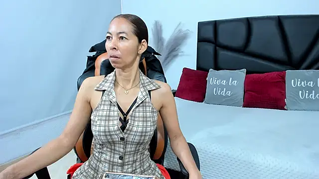 Snapshot of Rosalinda_Cortez chatting on 09.25.25 Rosalinda Cortez online show from 09.25.25