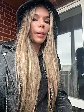 Snapshot of dakotanight777 chatting on 11.01.25 dakotanight777 online show from 11.01.25