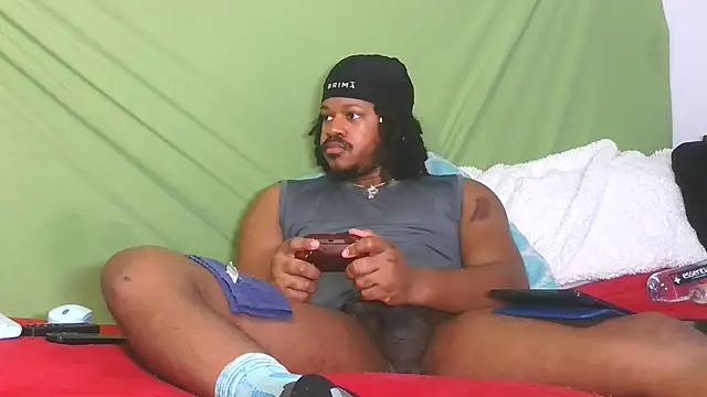 Snapshot of Carolinayoungin chatting on 09.24.25 Carolinayoungin online show from 09.24.25