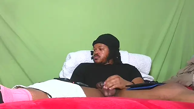 Snapshot of Carolinayoungin chatting on 10.11.25 Carolinayoungin online show from 10.11.25