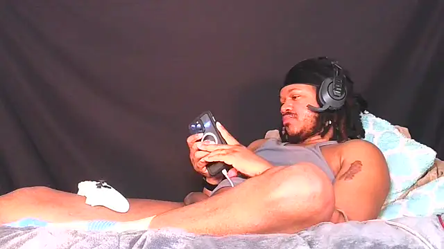 Carolinayoungin online show from 04.23.26