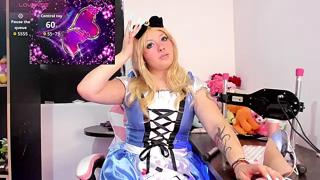 chubby vanniie  online show from 10.30.25