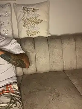 AgathaGeorgiou online show from 10.22.25