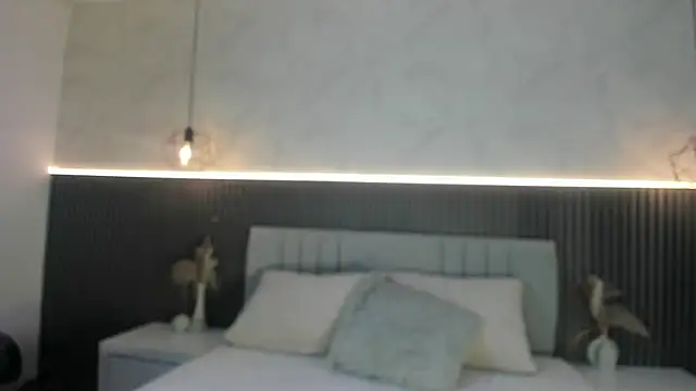 Snapshot of SHANONCLARK chatting on 09.30.25 SHANONCLARK online show from 09.30.25