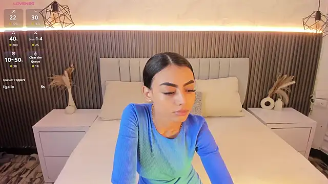 Snapshot of SHANONCLARK chatting on 10.09.25 SHANONCLARK online show from 10.09.25