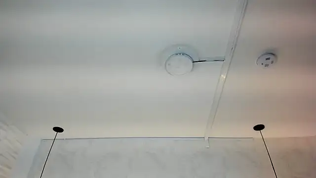 Snapshot of SHANONCLARK chatting on 10.20.25 SHANONCLARK online show from 10.20.25