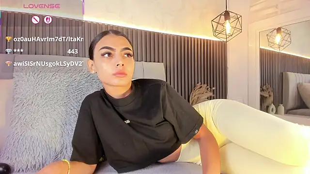 Snapshot of SHANONCLARK chatting on 10.22.25 SHANONCLARK online show from 10.22.25