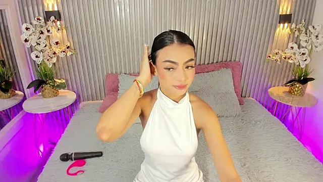 Snapshot of SHANONCLARK chatting on 11.02.25 SHANONCLARK online show from 11.02.25