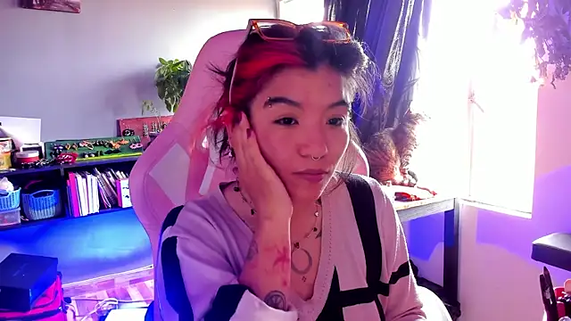 annie walker6 online show from 12.18.25