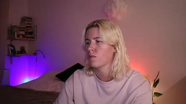 moonamii online show from 01.24.25