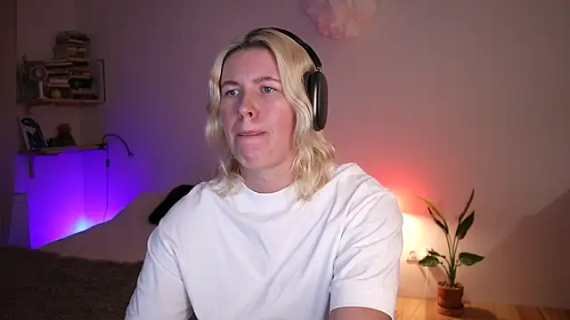 moonamii online show from 01.29.25