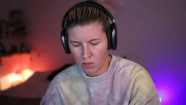 moonamii online show from 03.04.25