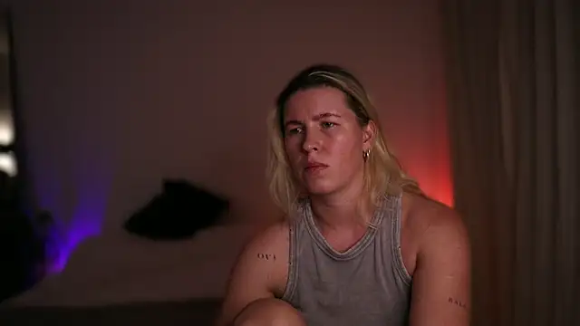 moonamii online show from 09.11.25