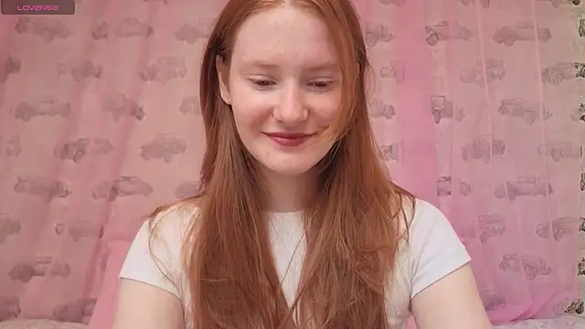 Snapshot of FiaMoor chatting on 06.20.26 FiaMoor online show from 06.20.26